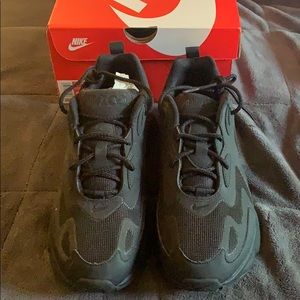 Nike women’s air max 200